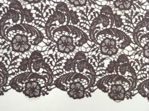 Koronka, gipiura, fiolet