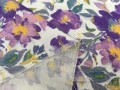 Tkanina wiskozowa w kwiaty z połyskującą nicią